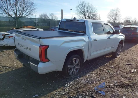 2024 Toyota Tundra Hybrid Capstone 4Wd z USA, uszkodzony, nr VIN 5TFVC5DB2RX047444